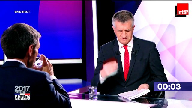 L'objet de Jean Lassalle : deux livres qu'il a écrits