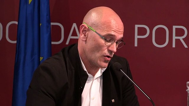 VilaWeb Parlament de Raül Romeva a Lisboa en el premi a Lluís Llach