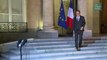 Attaque des Champs-Élysées: Hollande salue le policier tué 