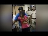 Drunk girl beating cops at Worli police station, Watch video | Oneindia News