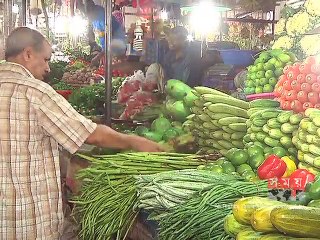 হঠাৎ করেই বেড়েছে ব্রয়লার মুরগির দাম