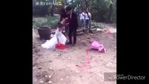 Funny Chinese videos - Prank chines 2017 can't stop laugh