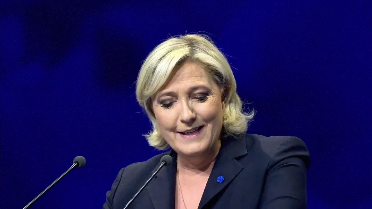 Reportage sur grand meeting de Marine Le Pen à Marseille