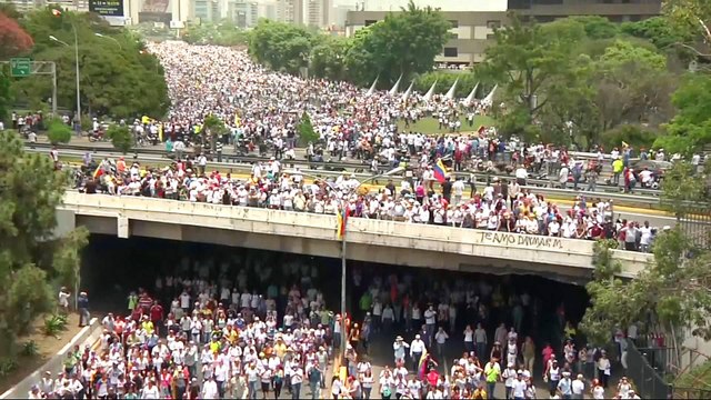 Venezuelan opposition renews protests against Maduro