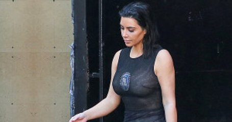 Kim Kardashian, Transparan Tişörtüne Meryem Ana Yaması Yaptırdı