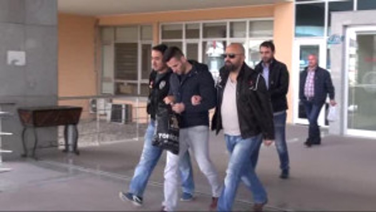 Üniversite Öğrencilerine Uyuşturucu Temin Ettiği İddia Edilen Taksi Şoförü Tutuklandı