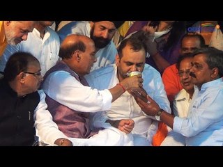 Mahesh Giri ends hunger strike in presence of Rajnath Singh | Oneindia News