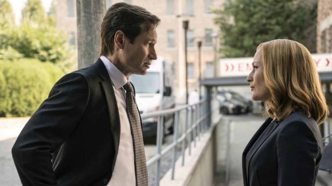 'The X-Files' to Return Again for 10 New Episodes at Fox | THR News