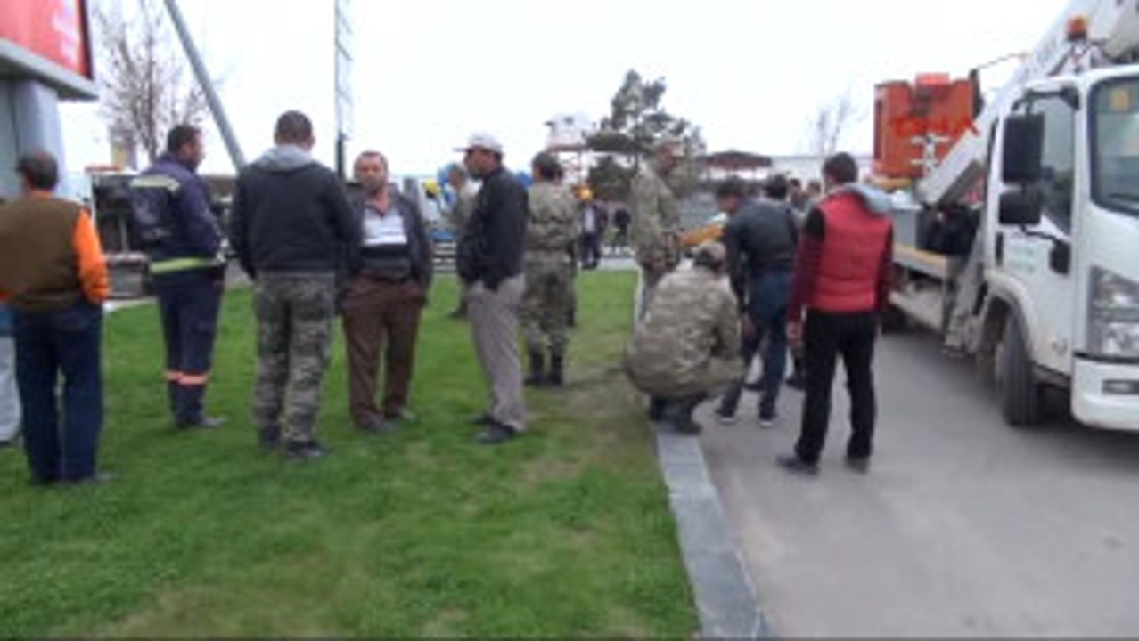 Sivas'ta Askeri Midibüs Devrildi