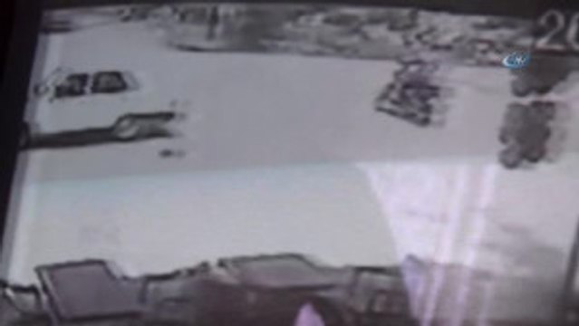 Araç Motosiklete Böyle Çarptı... Seydikemer'de Trafik Kazası: 1 Ölü, 3 Yaralı