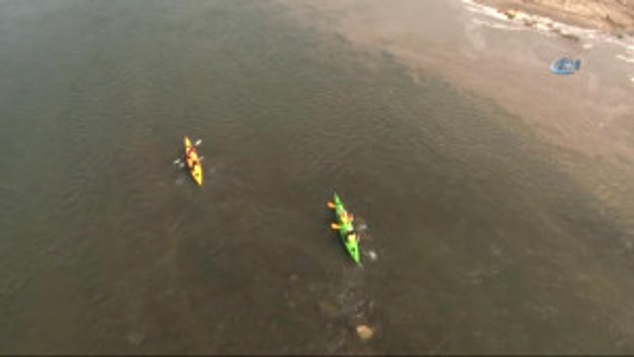 Meriç Nehri'nde Bir İlk... Meriç Nehri Kanocuların Yeni Parkuru Oldu