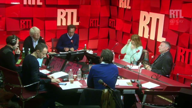 Stone est l'invitée de Stéphane Bern dans A La Bonne Heure