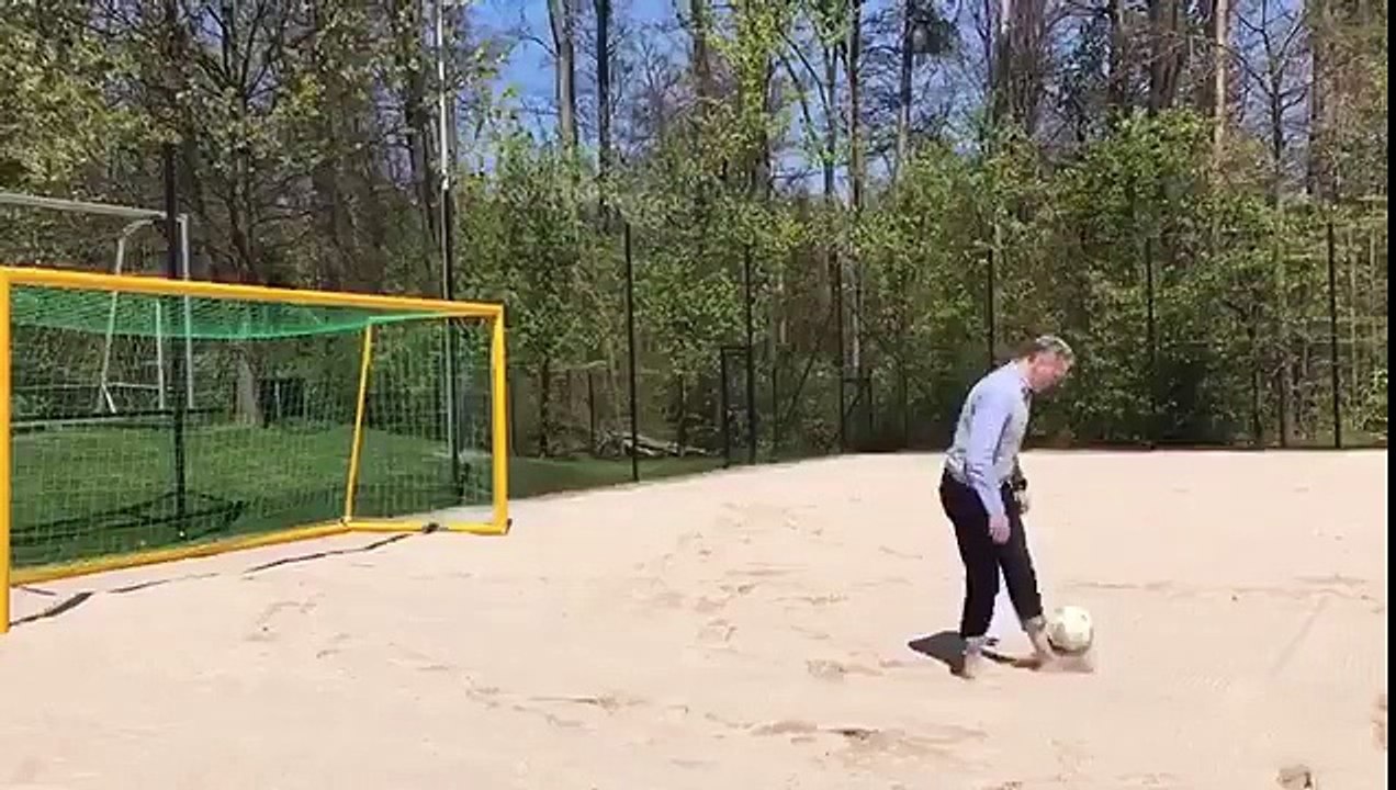 Marco Van Basten Bicycle Kick Goal!