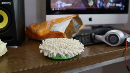 Snack and game worry-free with this handy desktop mop