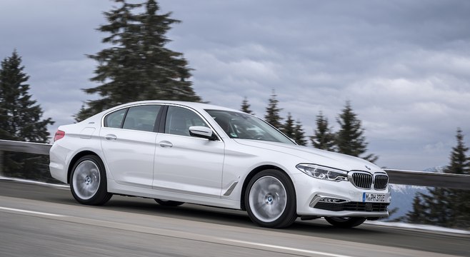 BMW 530e iPerformance Hybride 252 ch Essai Auto-Moto.com