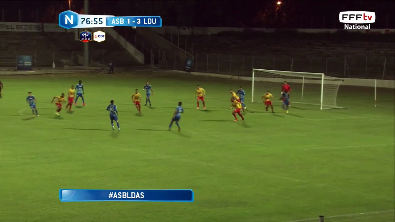 Coup franc suivi par Ramon