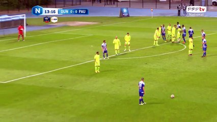 Coup franc tiré par De Parmentier mais le ballon est finalement dégagé