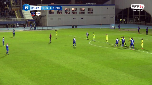 Coup franc tiré par Fachan qui cherche la tête de Ait Bahi mais bien dégagé par la défense