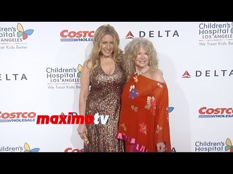 Joely Fisher & Connie Stevens | 2014 Noche de Niños Gala | Red Carpet