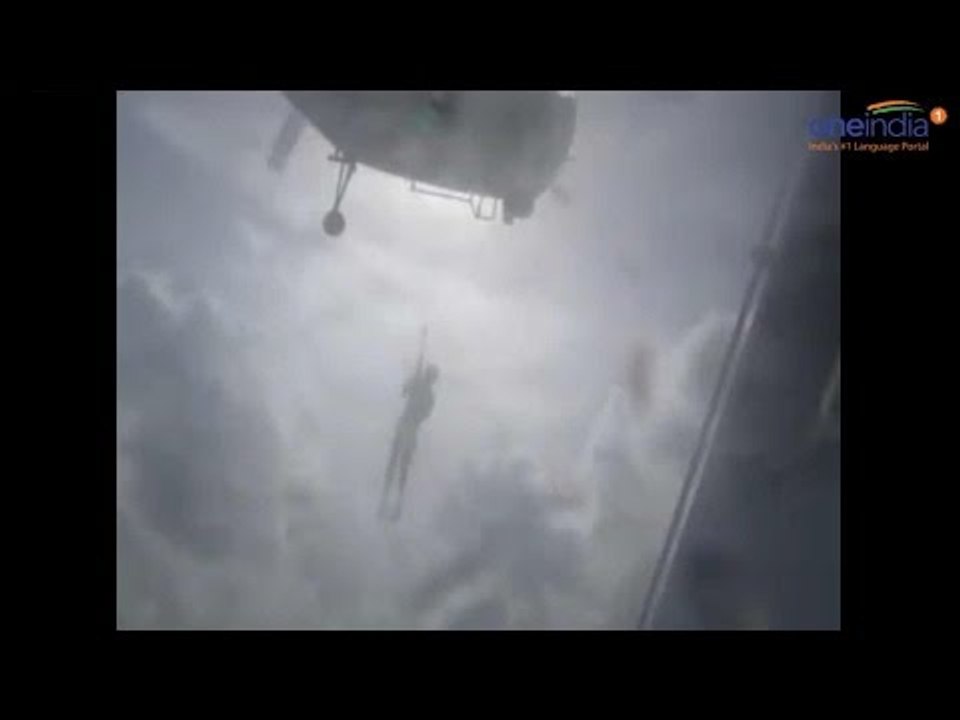 Coast Guard rescues 7 crew member of sinking vessel, Watch video | Oneindia News