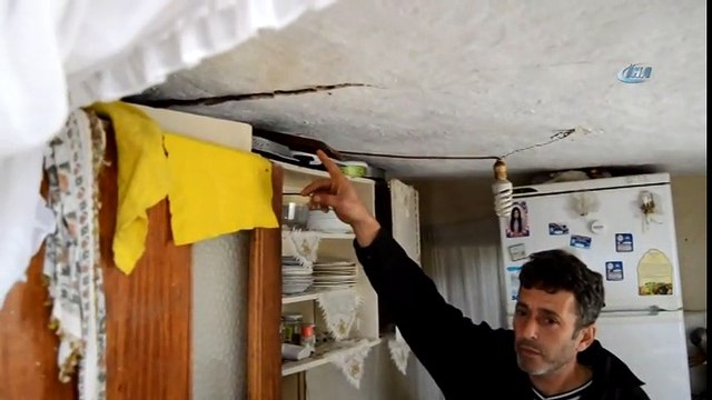 Deprem Sonrası Geceyi Çadırda Geçirdiler