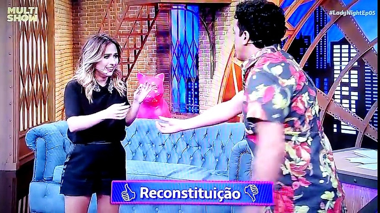 Tatá Werneck e Marcão fazem reconstituição de cena Silvio Santos contratando Celso Portiolli