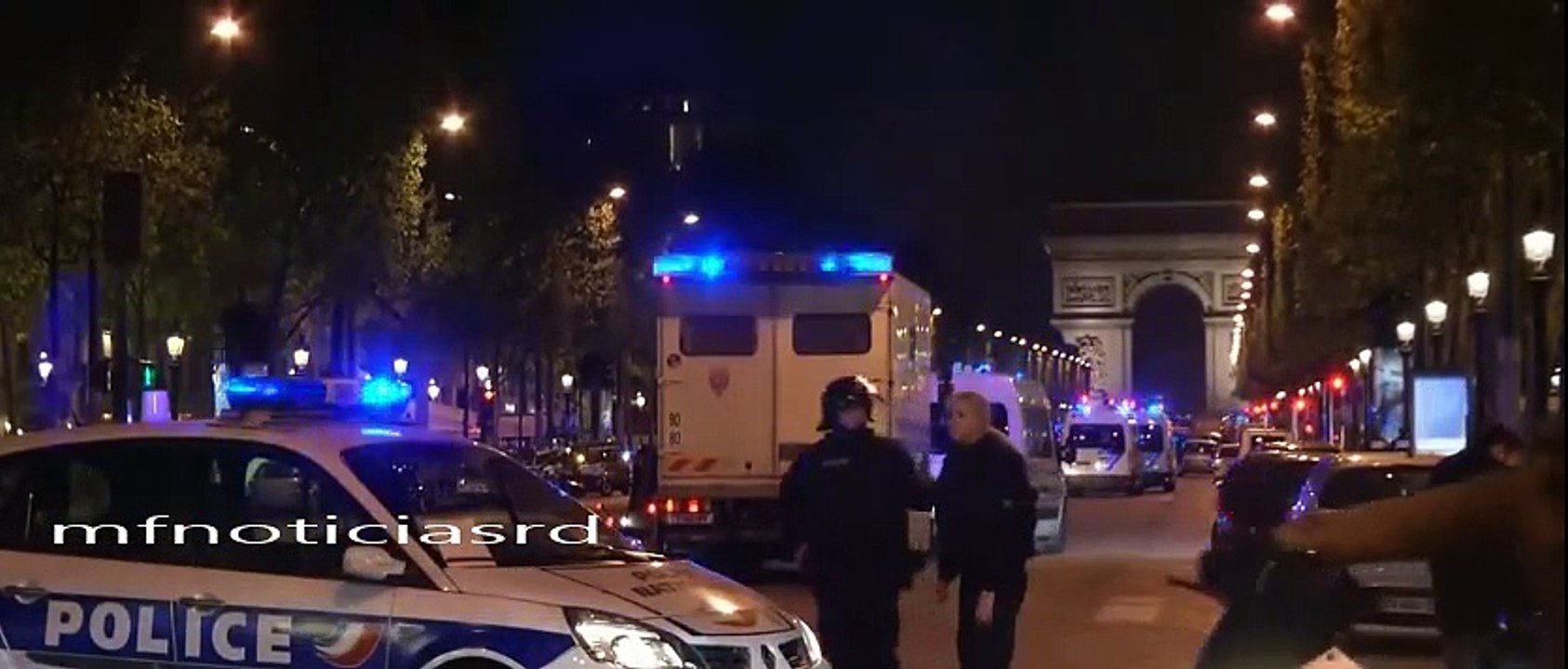 Tiroteo en los Campos Elíseos de París