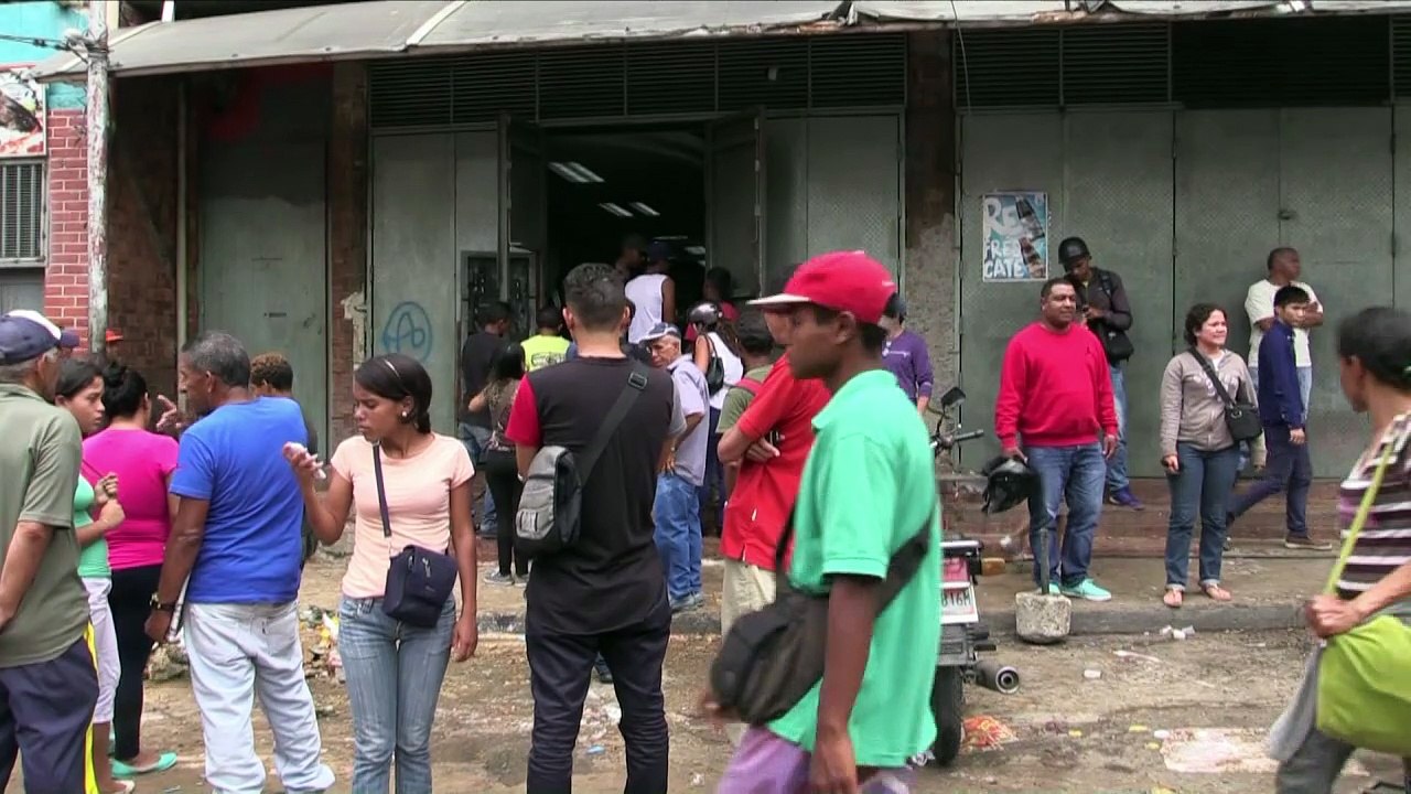 Muerte y saqueos: crónica de una batalla campal en Venezuela