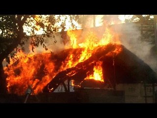 Скачать видео: Tirupathi Temple gutted in fire, no casualties reported | Oneindia News