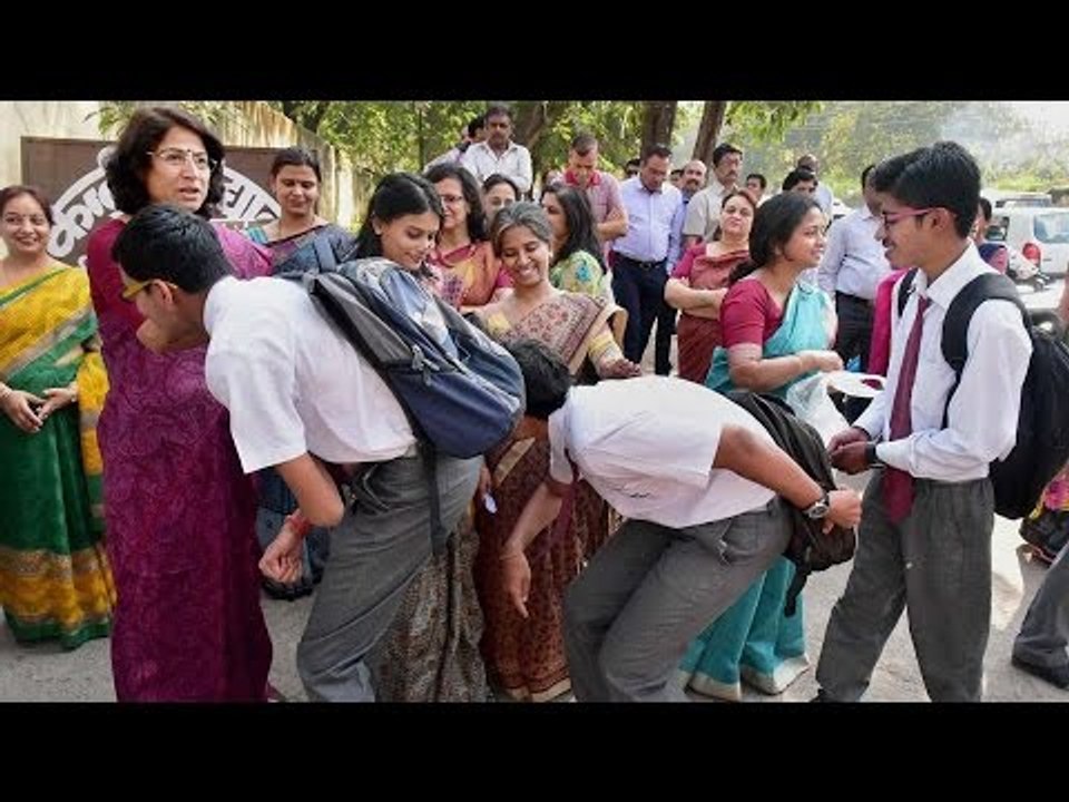 Haryana teachers ordered not to wear jeans to school | Oneindia News