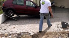 Como fazer manutenção ao fundo do carro sem rampa