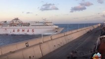 Un ferry percute le quai d'un port
