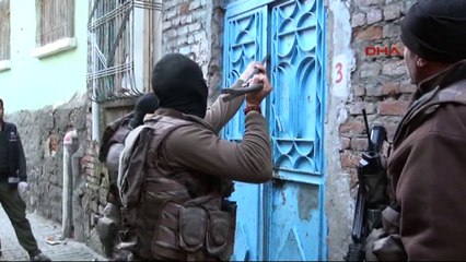 500 polisle hava destekli uyuşturucu operasyonu