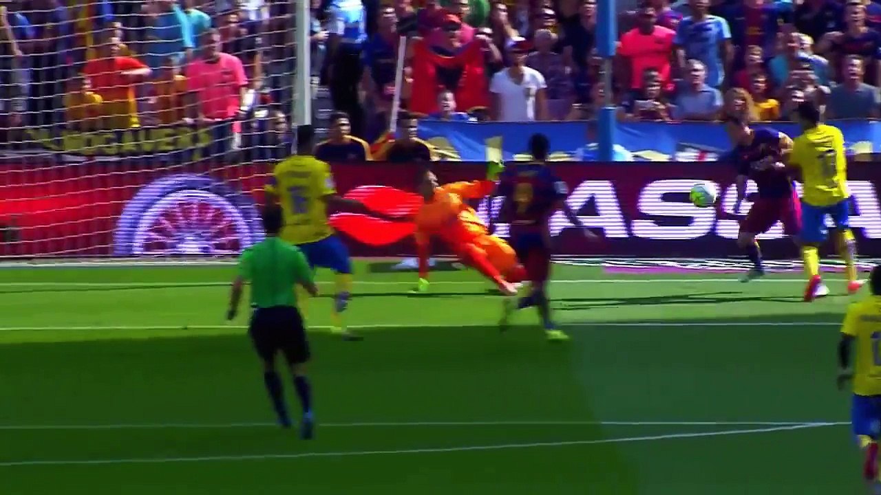 Lionel Messi ● MAGNETIC Ball Controls & Touches ► 2015-16 --HD--