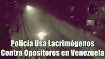 Policía de Venezuela incursiona en los barrios y usa gas lacrimógeno contra la gente