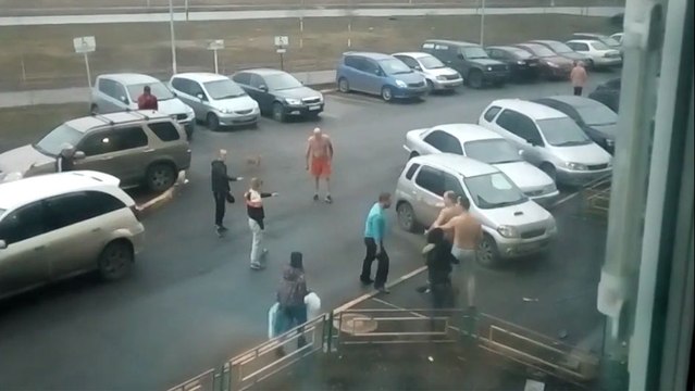 Des russes un peu chaud sur un parking