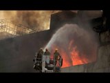 Colaba Causeway fire, tenders rushed to spot | Oneindia News