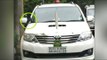 Karnataka : Crow sits on CM Siddaramaiah's car, TV channels starts debate | Oneindia News