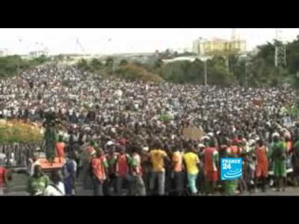 FRANCE 24 - Les forces allies Alassane Ouattara ont atteint Yamoussoukro