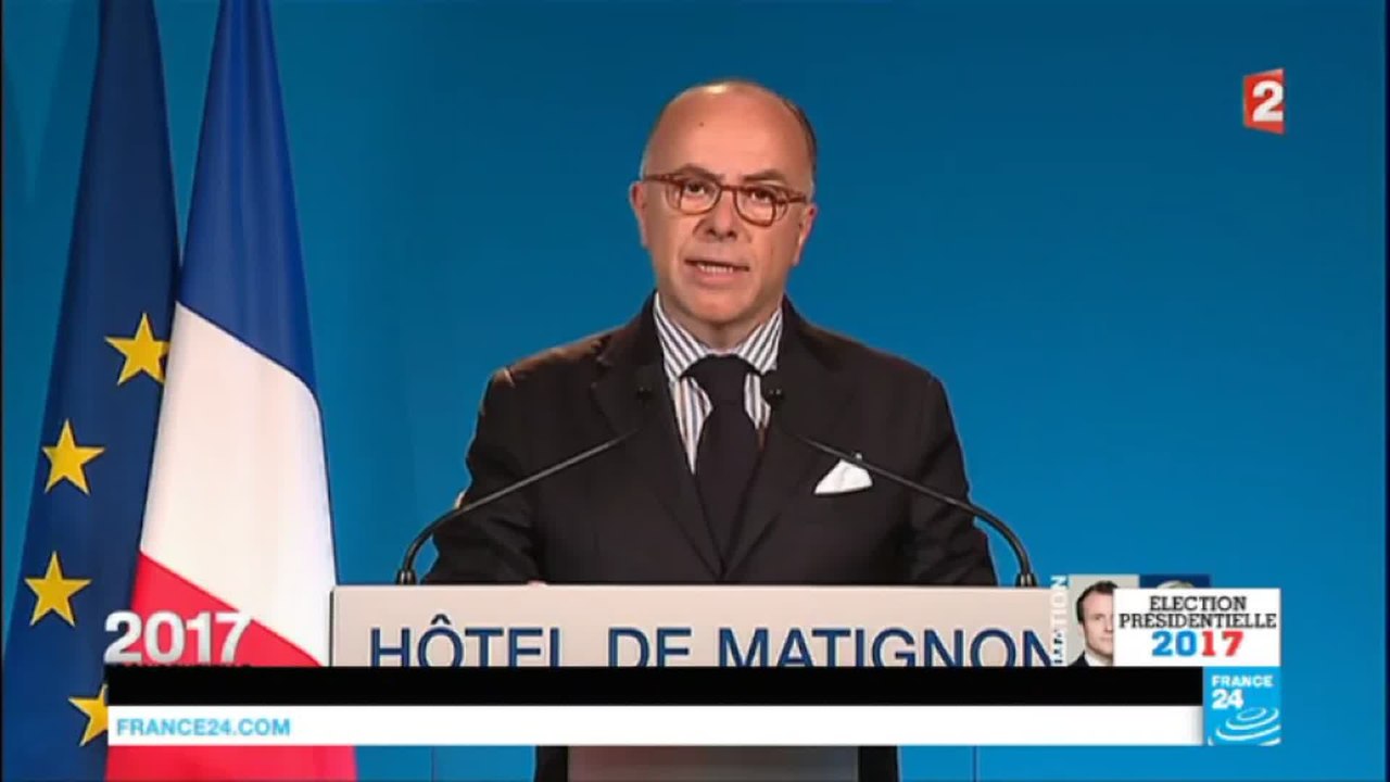 Bernard Cazeneuve appelle "tous les Républicains" a voter pour Emmanuel Macron