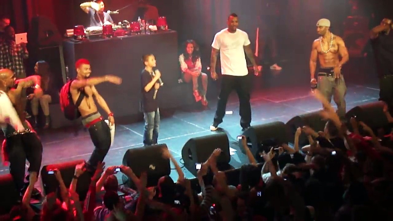 Game singing with a young kid knowing all the lyrics live in Amsterdam Melkweg Dec 2011 -