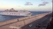 Barco choca directamente contra el puerto de Gran Canaria