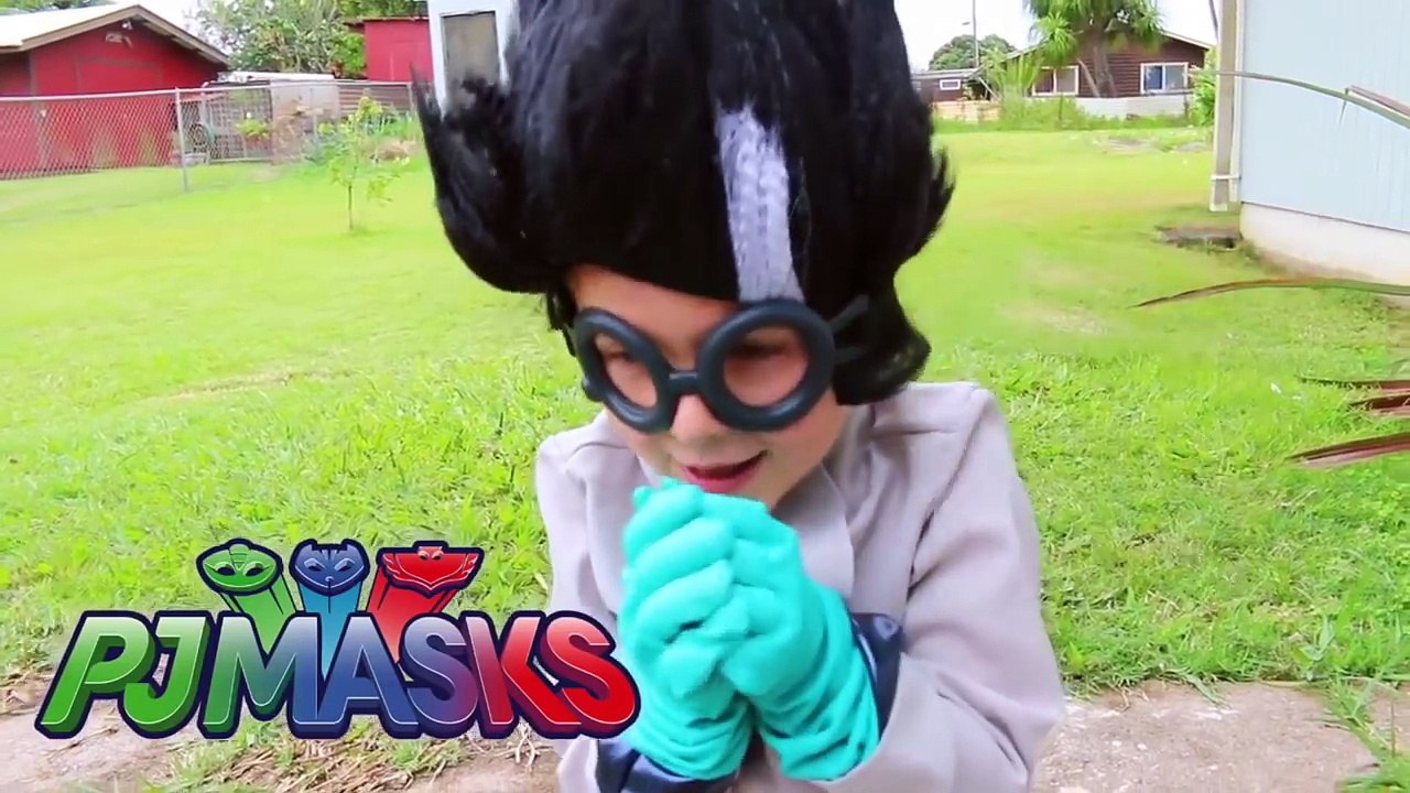 PJ Masks IRL Superheroes Catboy Gekko FOOD FIGHT + PJ MASKS IRL Go To Jail Prison Episodes