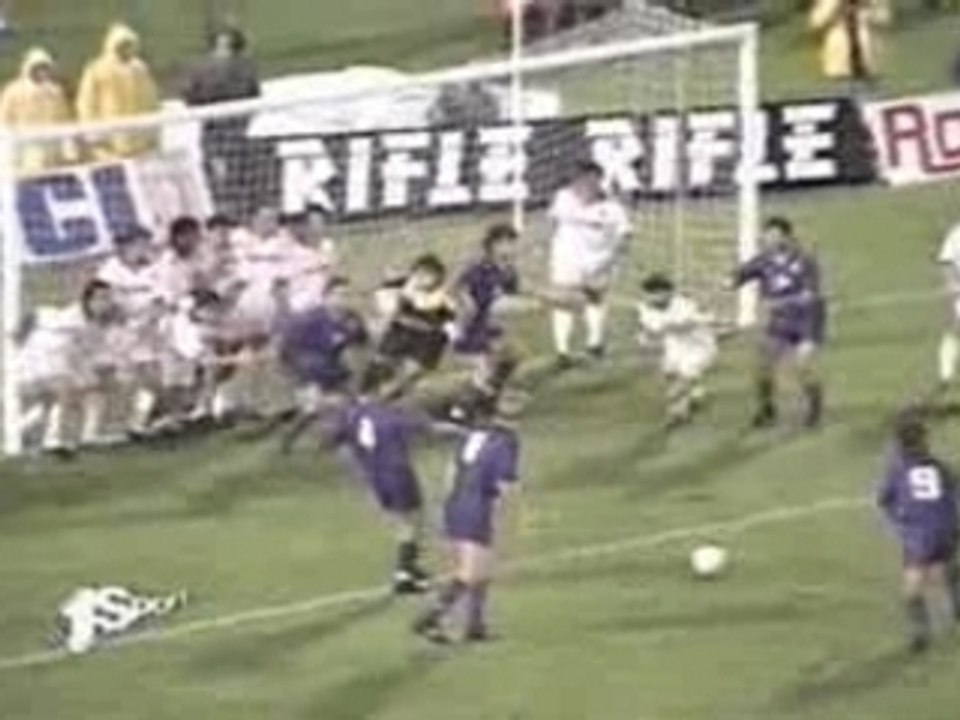 Football - Goles de BATISTUTA (100 goals)