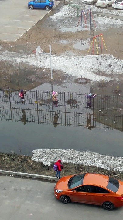 Elles entrent à l'école d'une maniére surprenante !! Fort Boyard