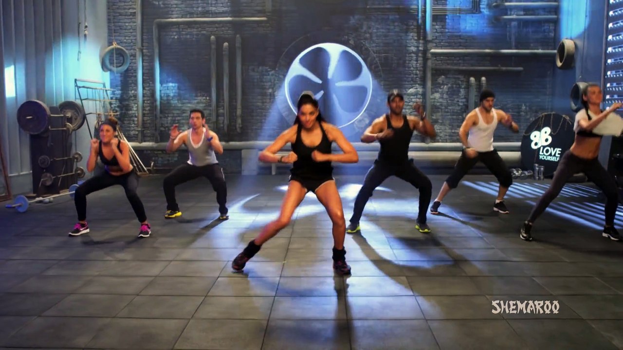 30 Min Fat Burning Cardio Workout - Bipasha Basu Unleash 'Full Routine' - Full Body Workout_24