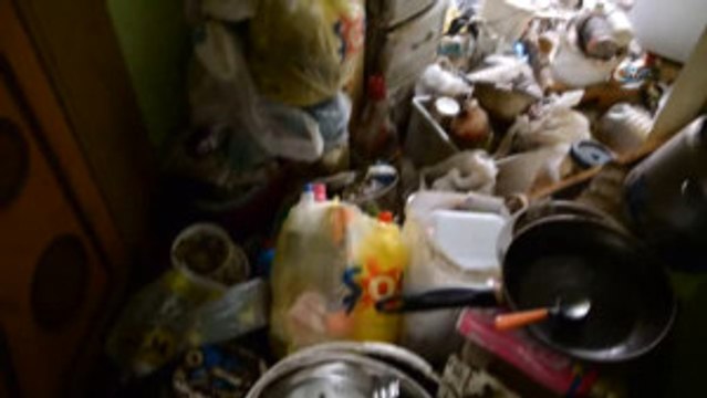 Koku Yayan Evden 20 Traktör Çöp Çıkarıldı