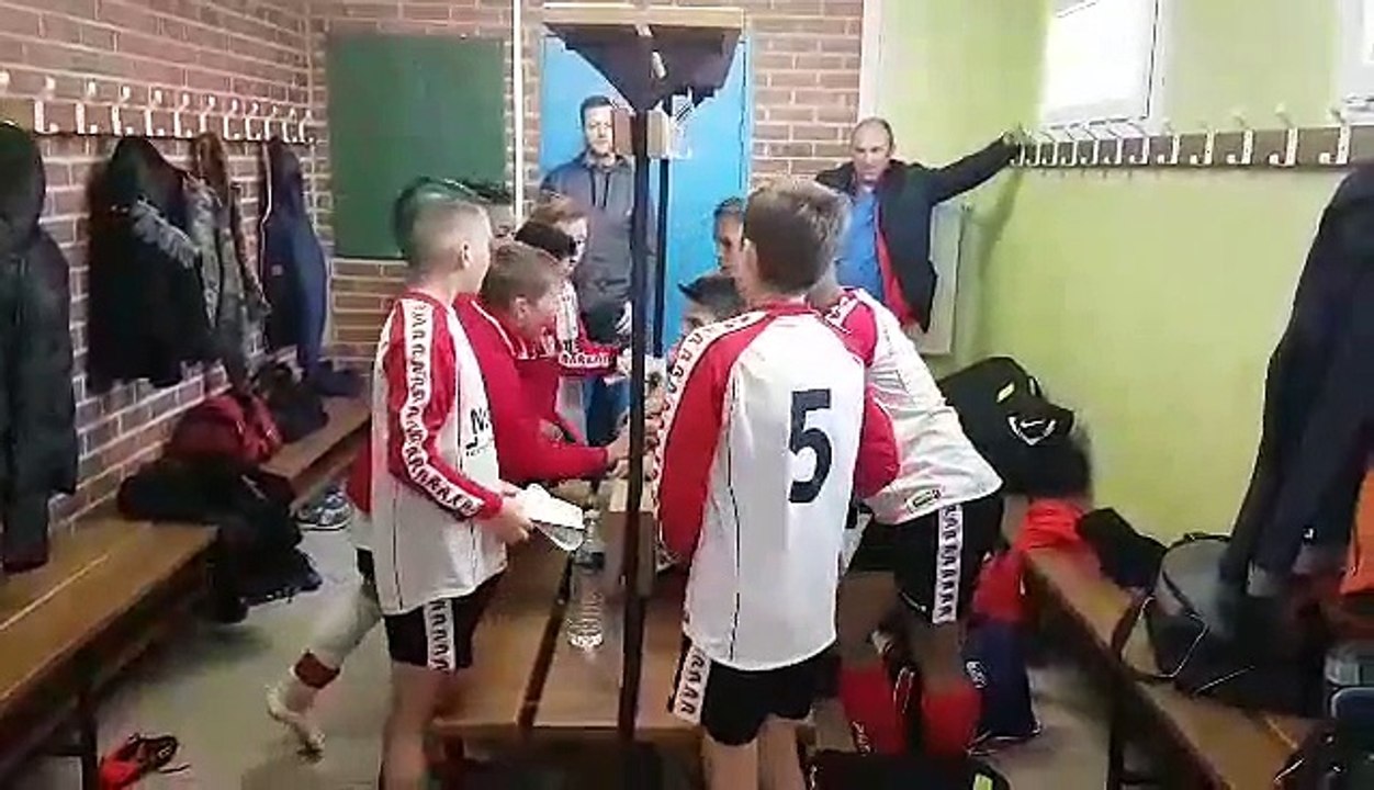 Chant de Victoire des U11 de Marcel Victoire contre Courrières 2-1