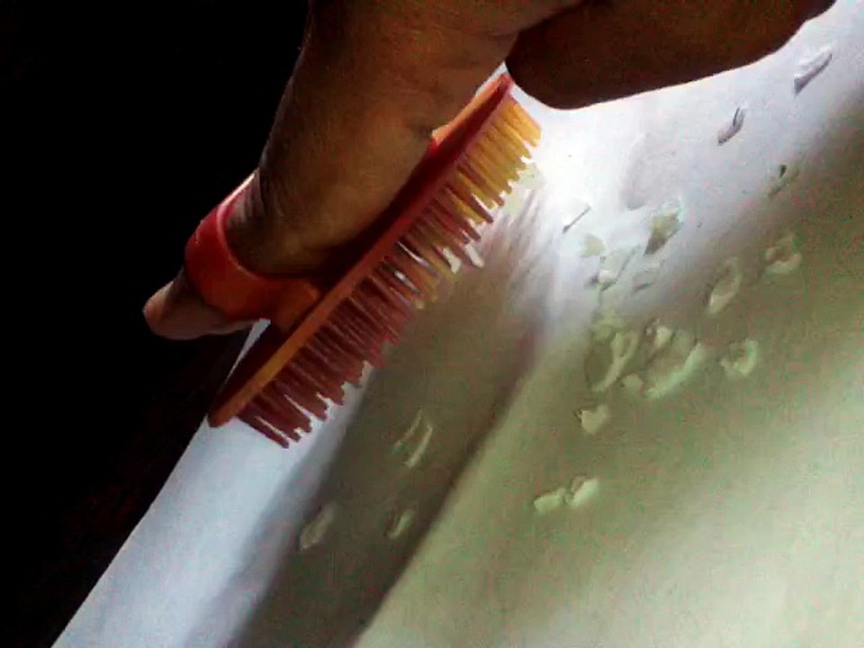 MAGIC OF COMB Electric Charge like Magnet