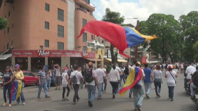 Sin contratiempos culmina la marcha por los fallecidos en protestas contra Maduro